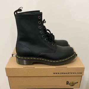 Dr.Martens 1460 smooth leather lace up boots